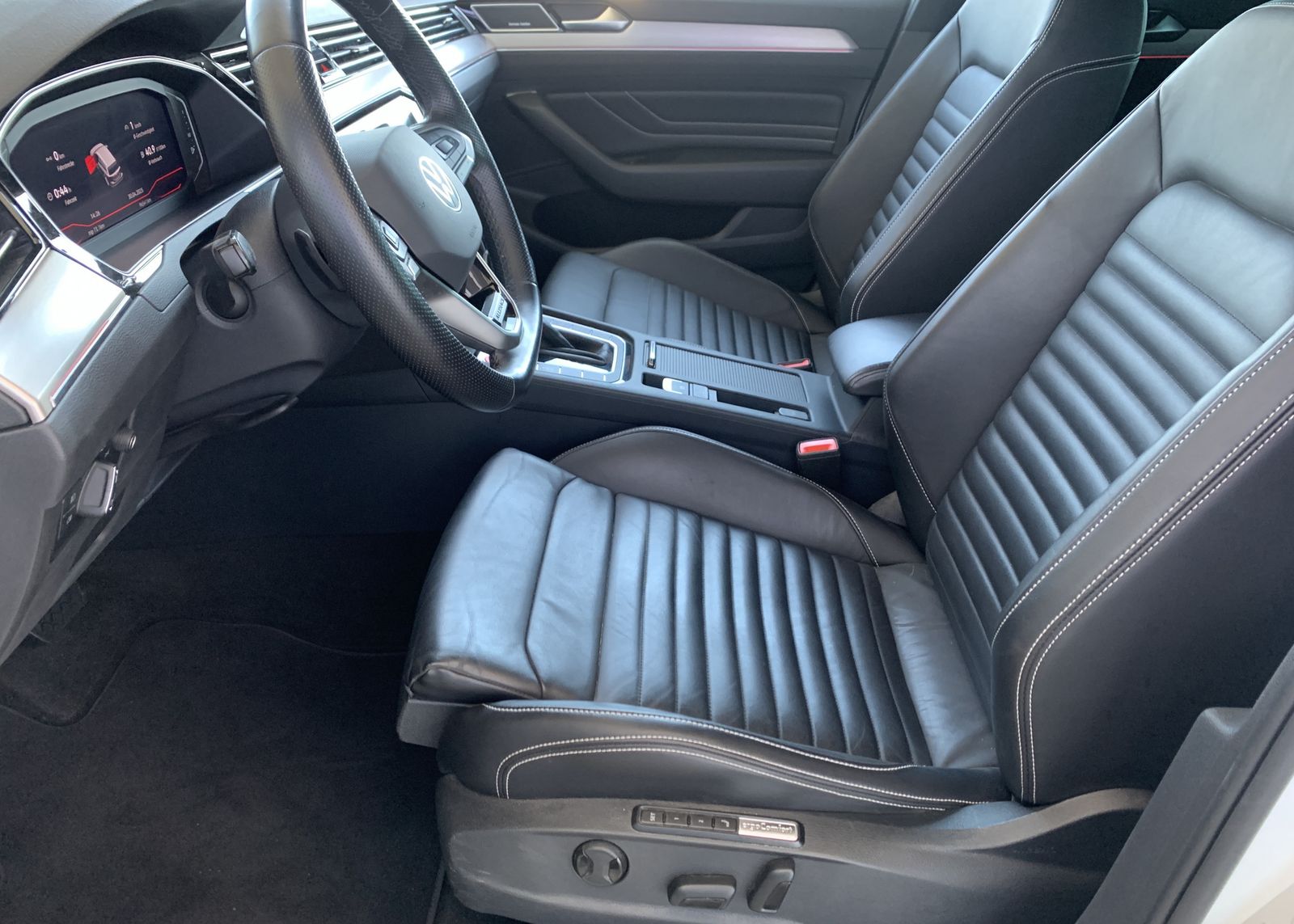 Fahrzeugabbildung Volkswagen Passat Alltrack 2.0 TDI*4Motion*Leder*AHK*Pano*
