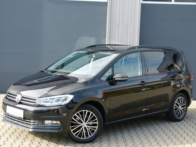 Volkswagen Touran DSG 7-Sitzer Navi PDC LED AHK ACC Alu