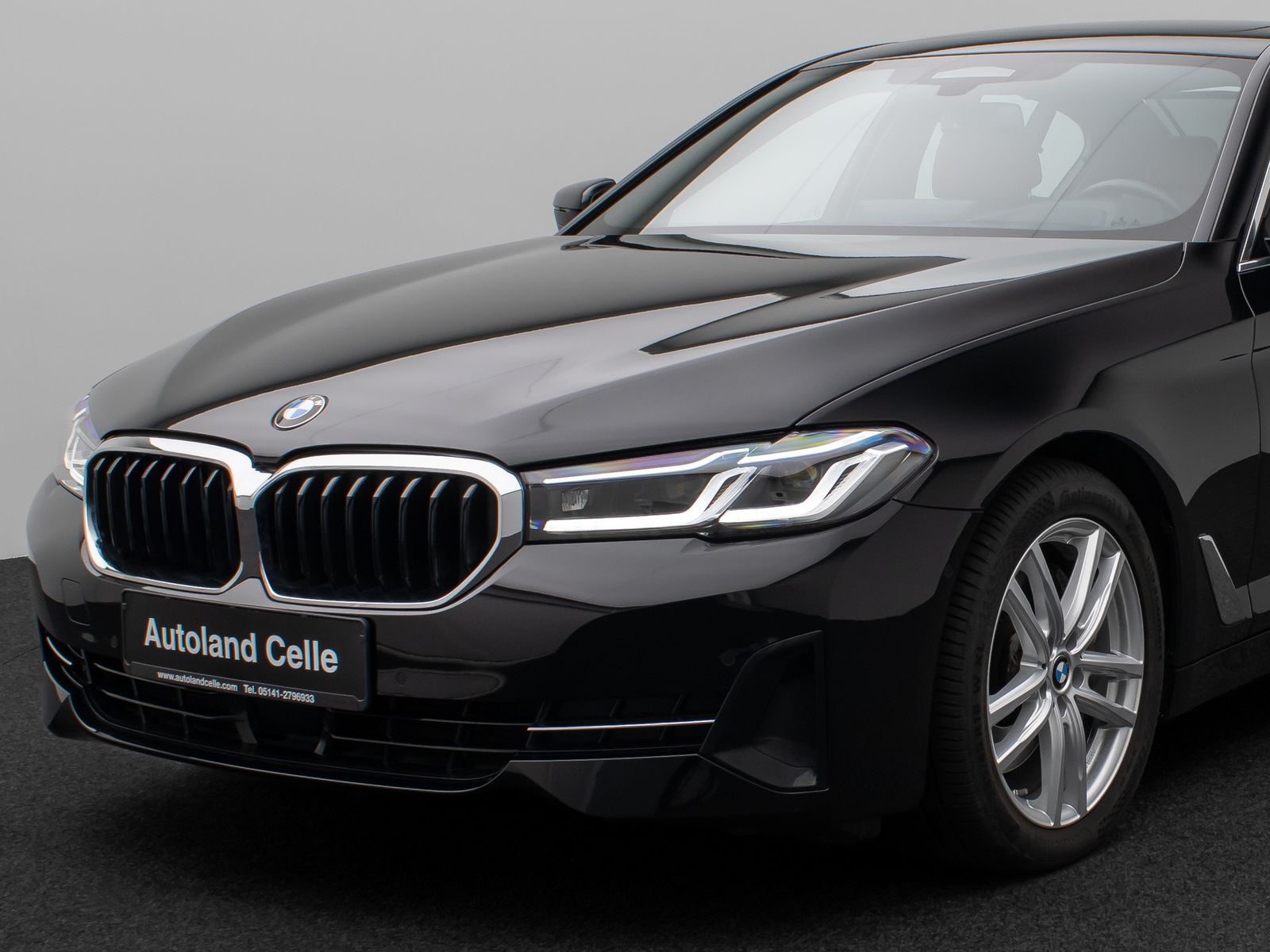 Fahrzeugabbildung BMW 540d xD Kamera Glasdach Laser HUD DAB H/K AHK