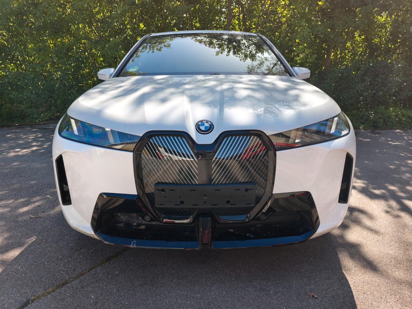 BMW iX 45 xDr M-Sport Suite/AHK/DrAssProf/360°/NP103
