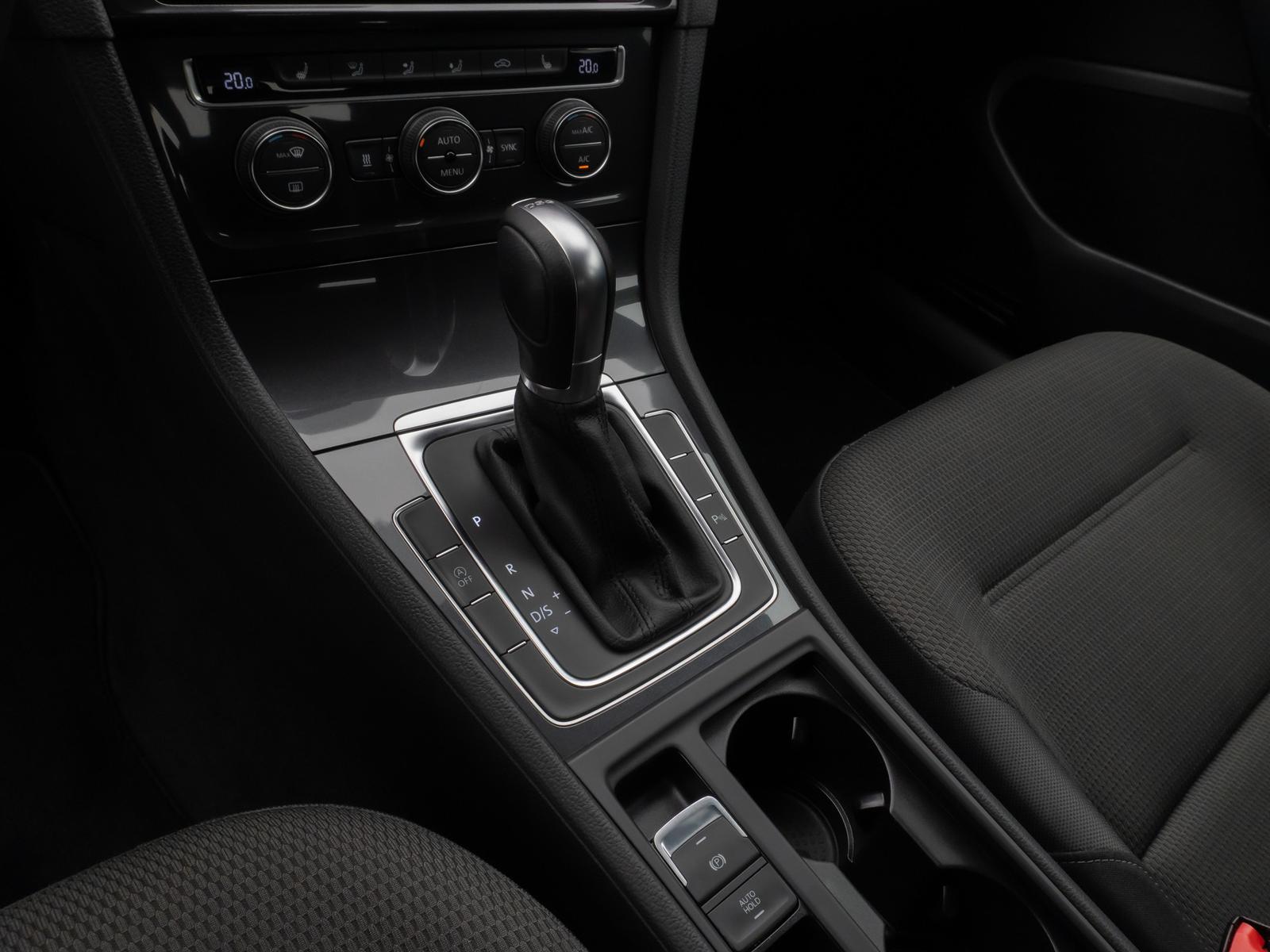 Volkswagen Golf VII Variant Comfortline Navi PDC Standheiz
