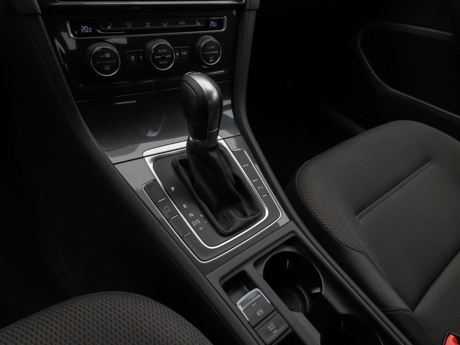Fahrzeugabbildung Volkswagen Golf VII Variant Comfortline Navi PDC Standheiz