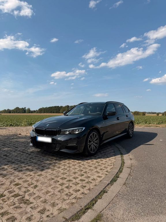 Image of BMW 320