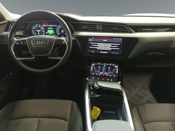 Audi Q8 e-tron - 10