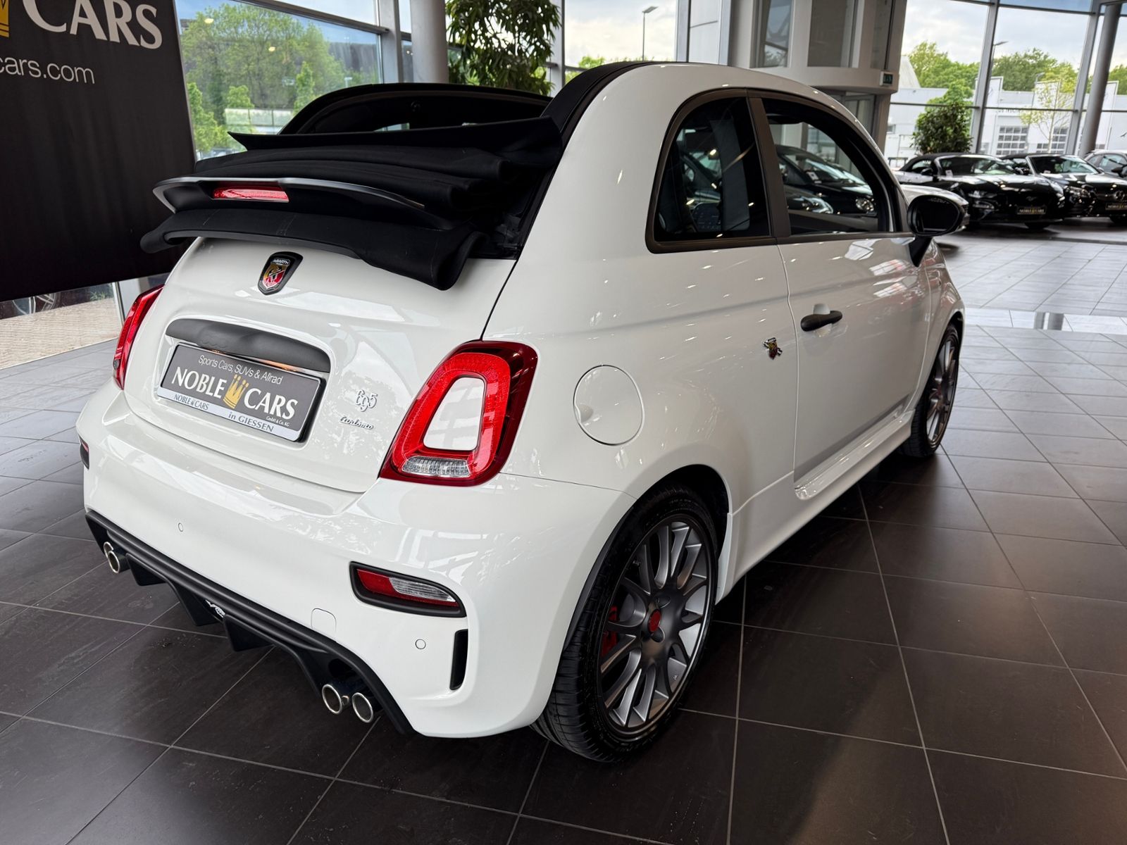 Fahrzeugabbildung Abarth 695C 695 C SHZ BEATS NAVI LEDER