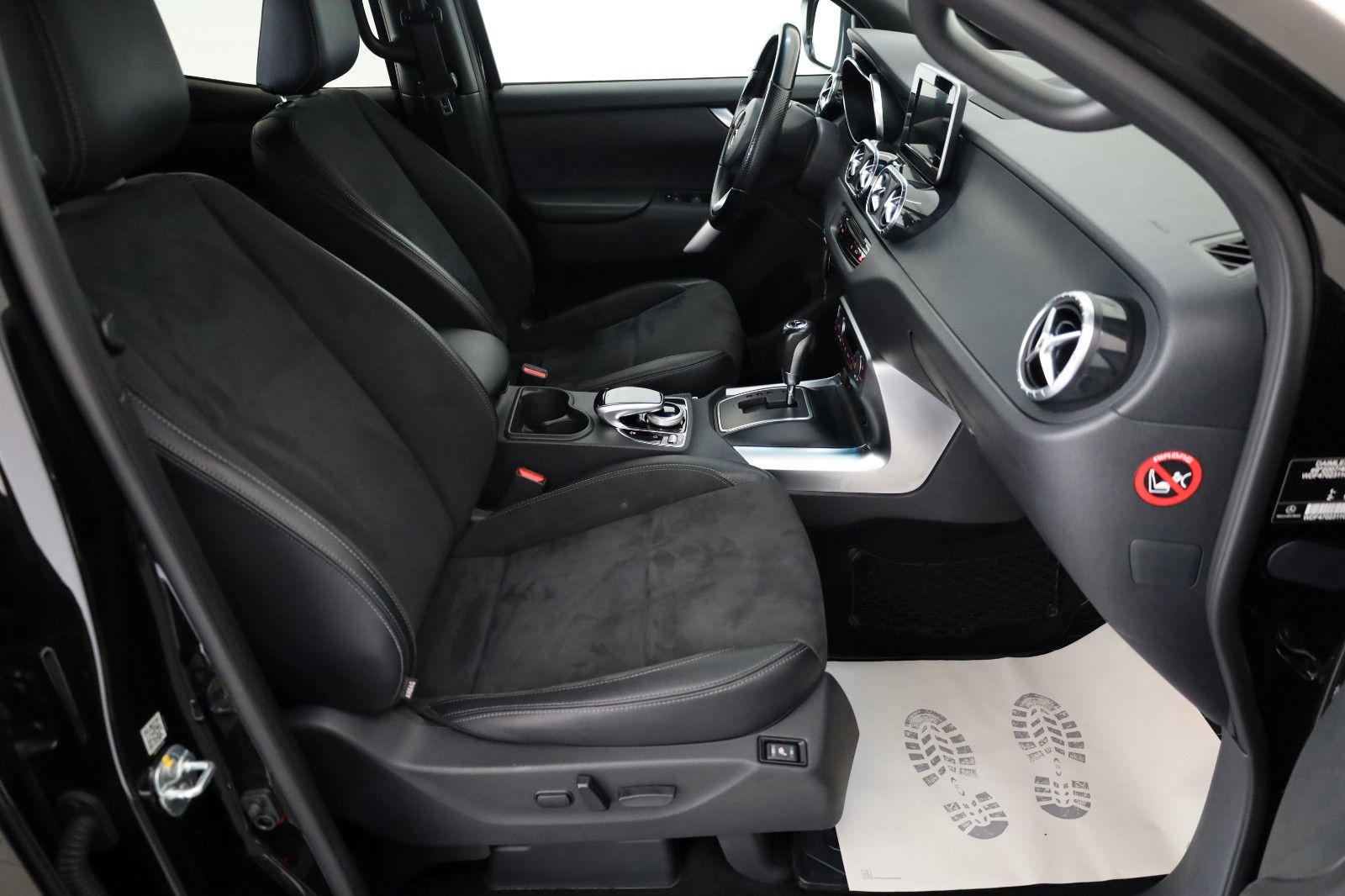 Fahrzeugabbildung Mercedes-Benz X 250d 4M Doppelkabine Progressive Navi,360°