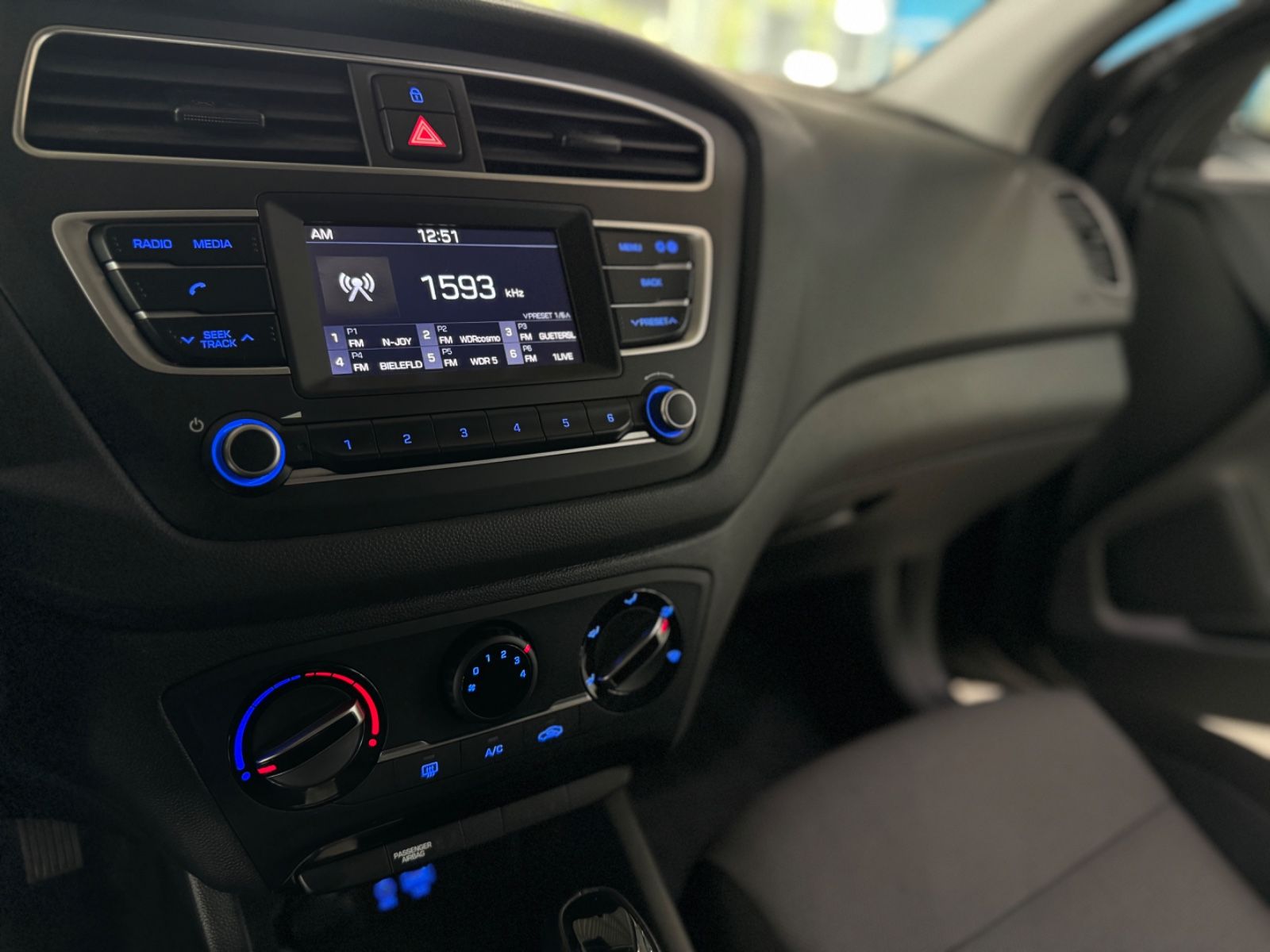 Fahrzeugabbildung Hyundai i20 Automatik PDC Tempomat Klima Bluetooth