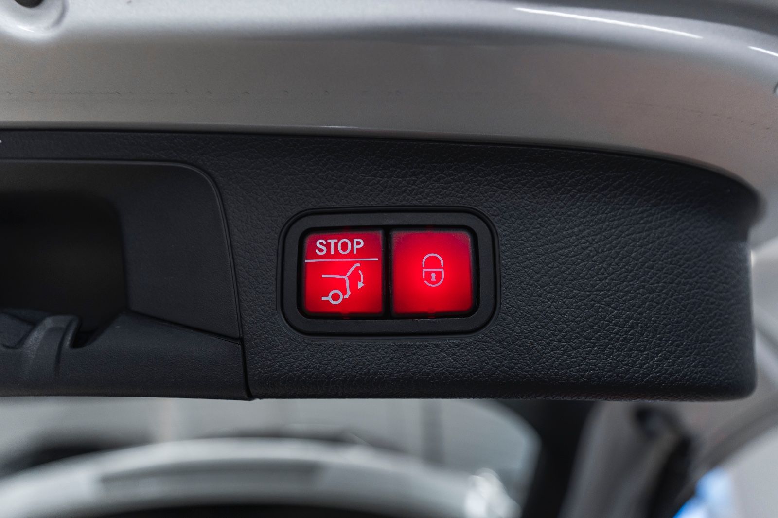 Fahrzeugabbildung Mercedes-Benz GLA 250e PLUG-IN ACC LED KAM TOTW KEYLESS GO NAV