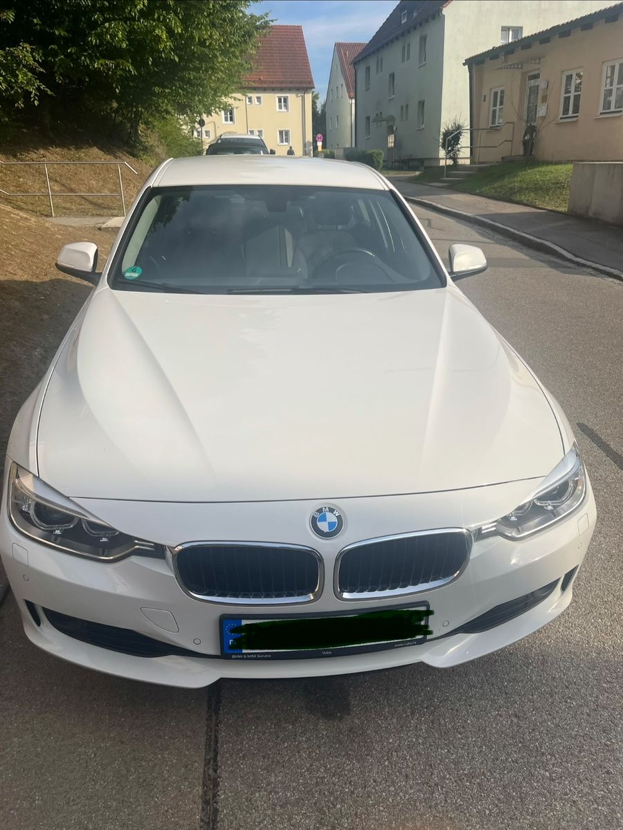 BMW 320i -