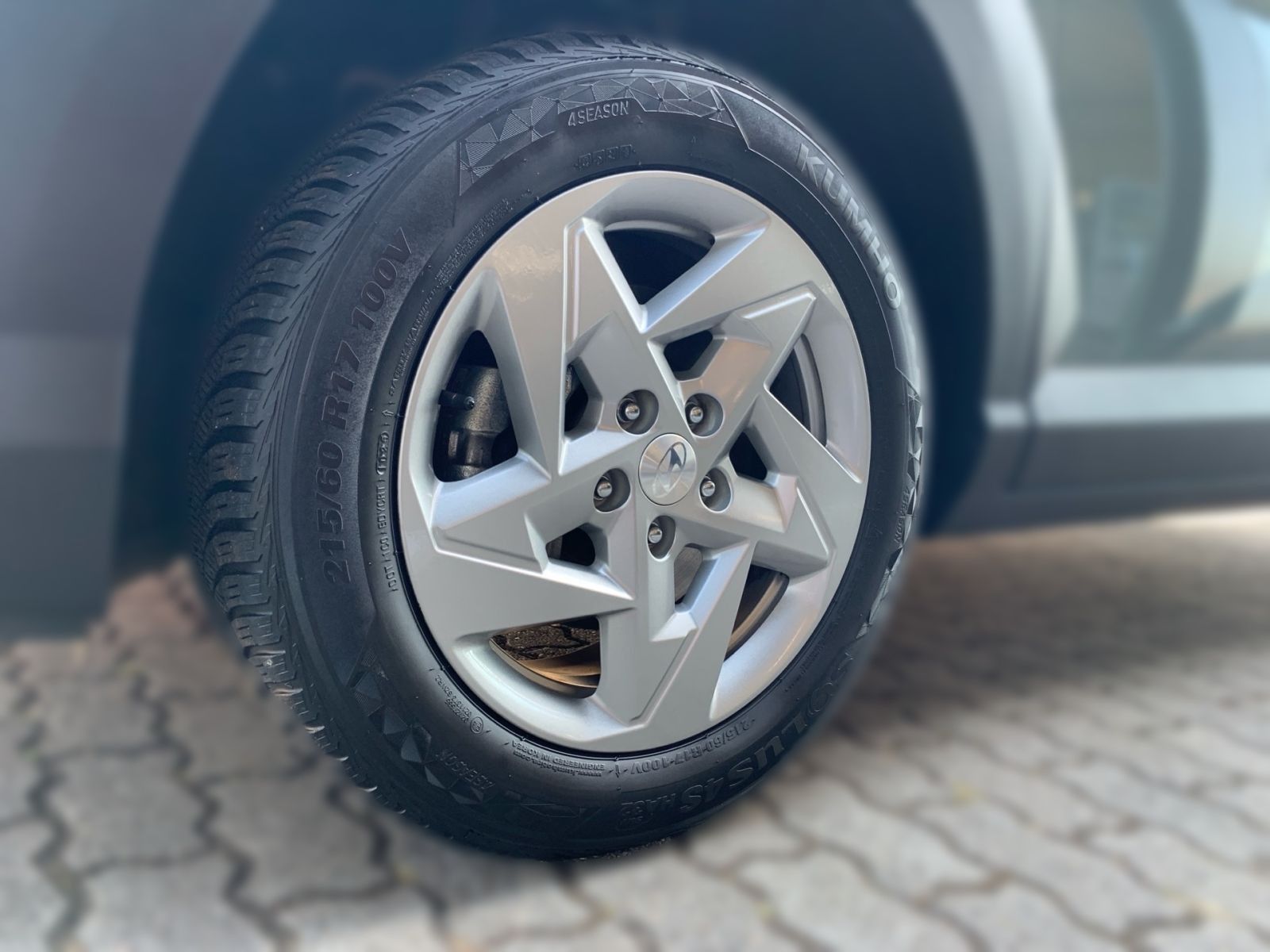 Fahrzeugabbildung Hyundai KONA 1.6 T-GDI Select Navi Allwetter