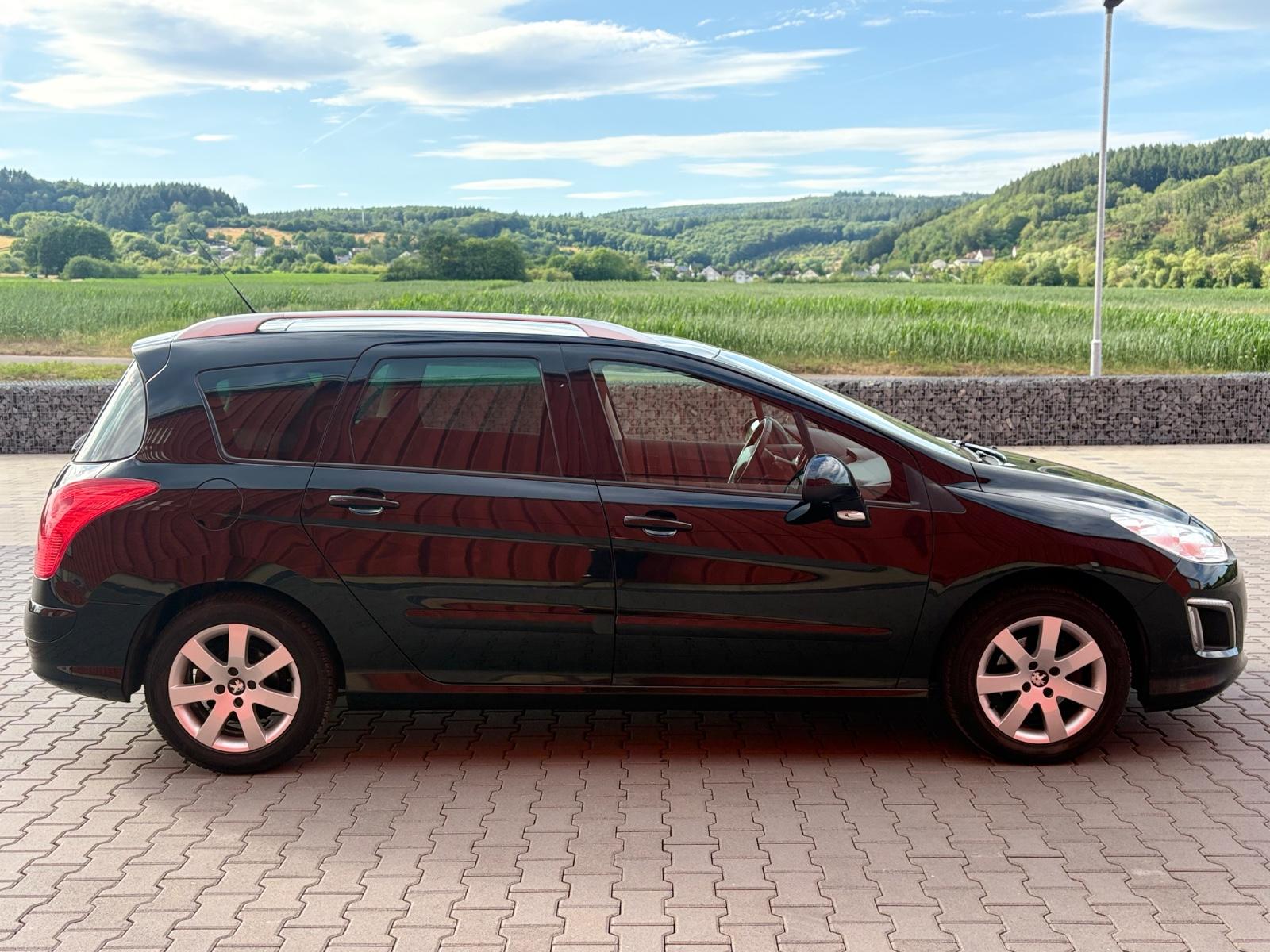Peugeot 308 2012 — photo 7