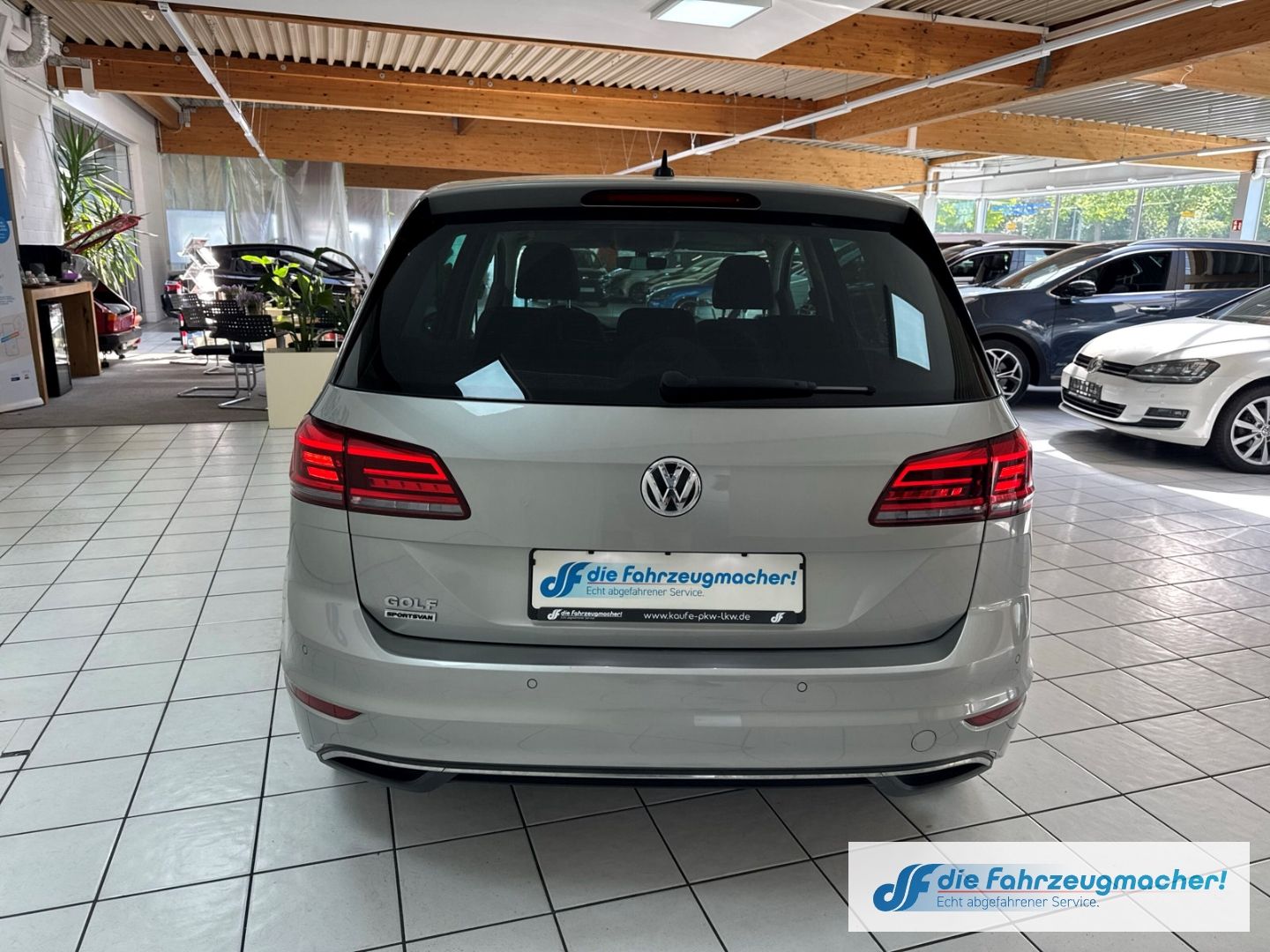 Fahrzeugabbildung Volkswagen Golf Sportsvan VII Join StandHZG Navi Dyn. Kurve