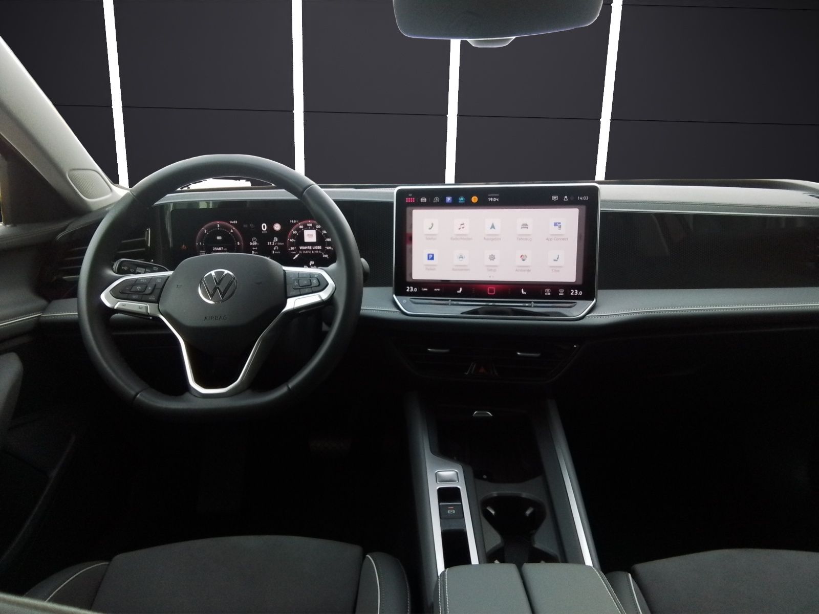 Fahrzeugabbildung Volkswagen Passat TDI DSG Business LED ACC AHK NAVI TRAILER