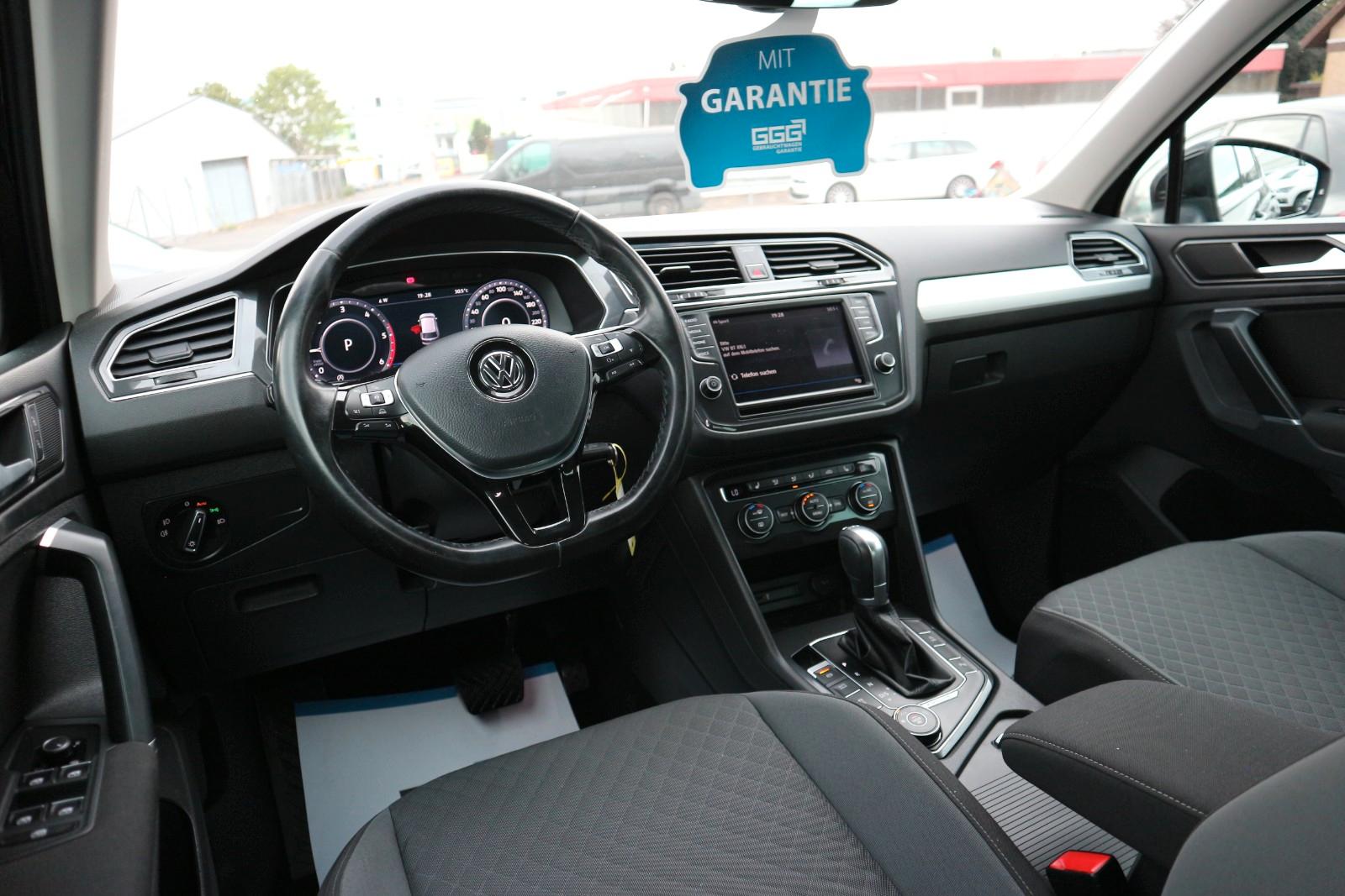 Volkswagen Tiguan 4Motion DSG Navi ACC PDC AHK CarPlay Spur