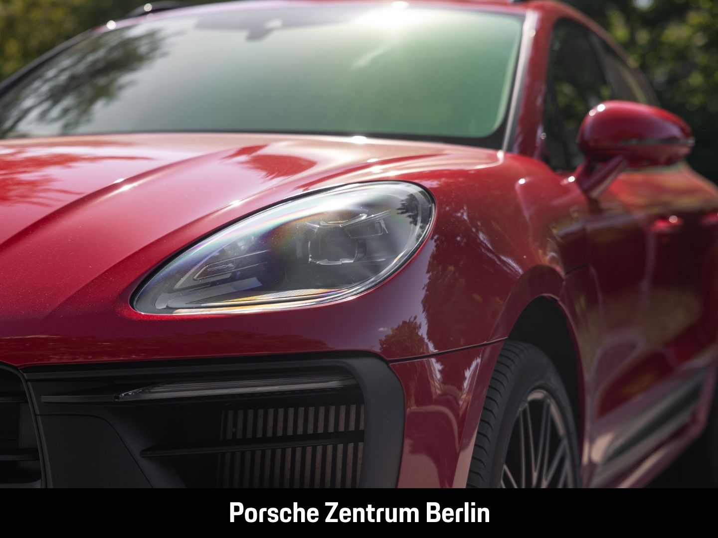 Porsche Macan GTS Karminrot Sportabgasanlage Panorama foto 15