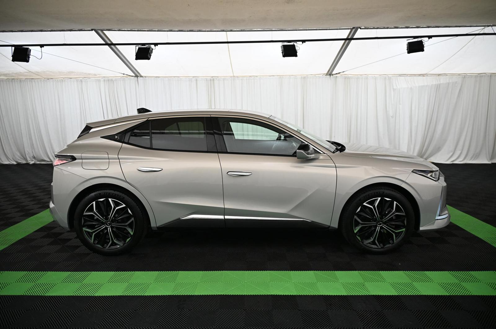 DS Automobiles DS4 1.6 E-Tense 225 Etolie Alcantara UVP 53.000 
