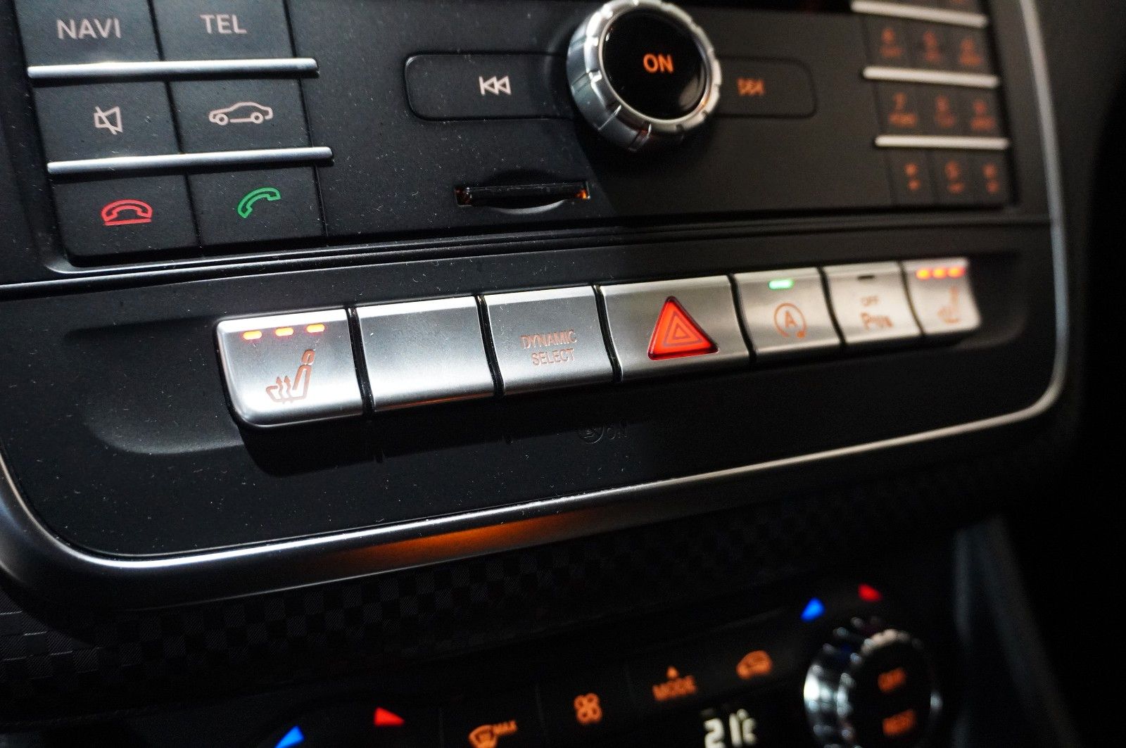 Fahrzeugabbildung Mercedes-Benz A 220 CDI BLUEFFI. NAVI/LED/KAMERA/SHZ/SPORT/AHK