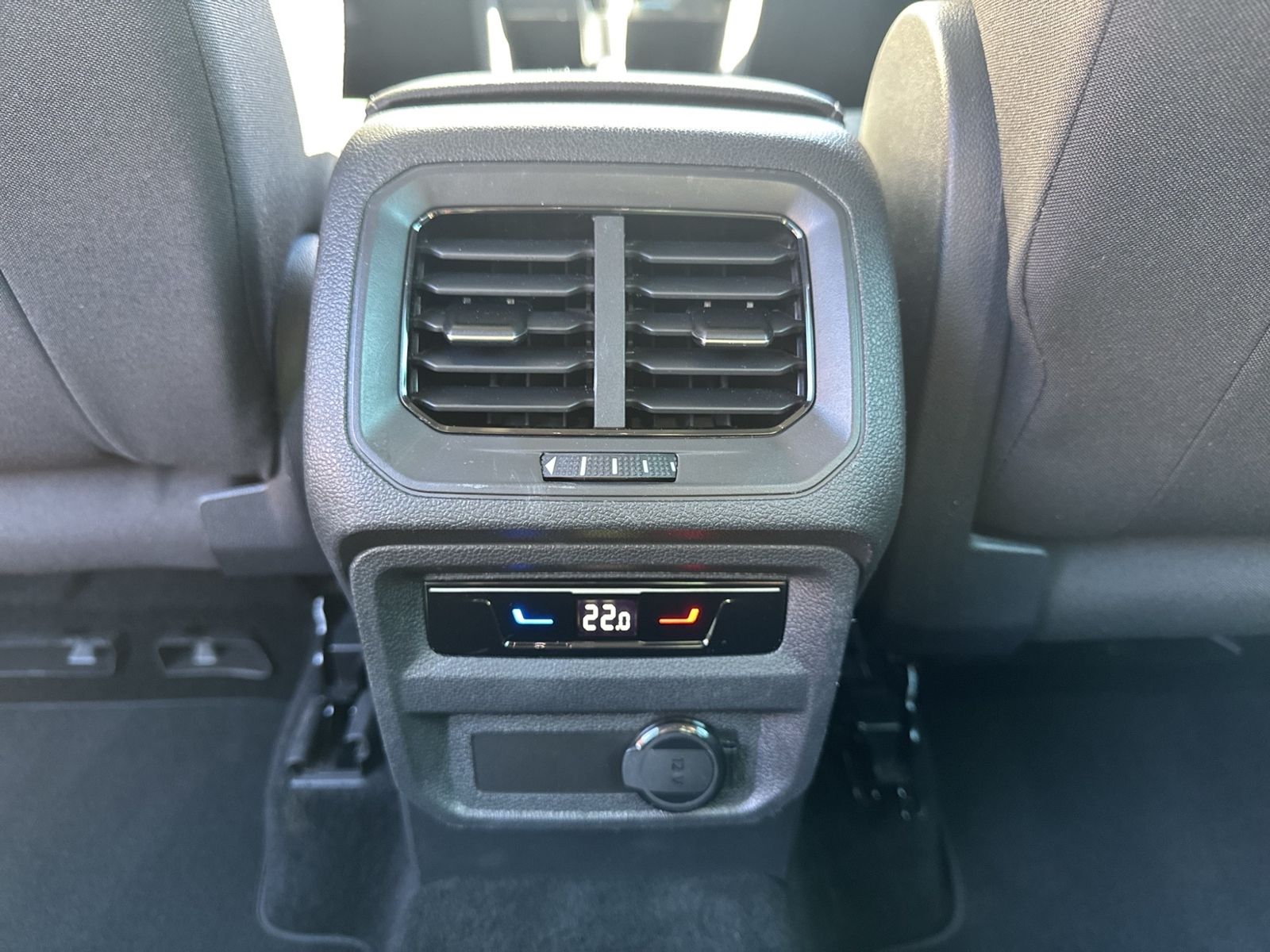 Tiguan 2.0 TDI Elegance 4Motion, AHK, Navi Disco