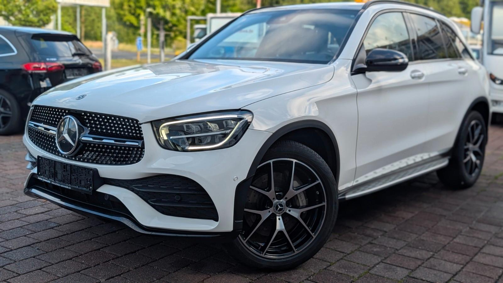 Mercedes-Benz GLC 300 d 4Matic,AMG Line,1.Hand,Pano,RFK,Alcant