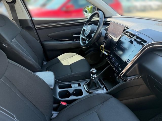 Fahrzeugabbildung Hyundai Tucson Select 2WD +KLIMA+PDC+NAVI+SHZ+RFK+UVM+