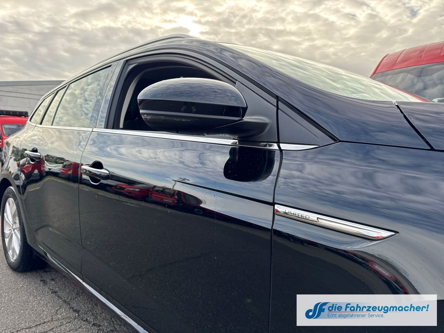 Fahrzeugabbildung Renault Megane IV Grandtour Automatik Limited *EXPORT