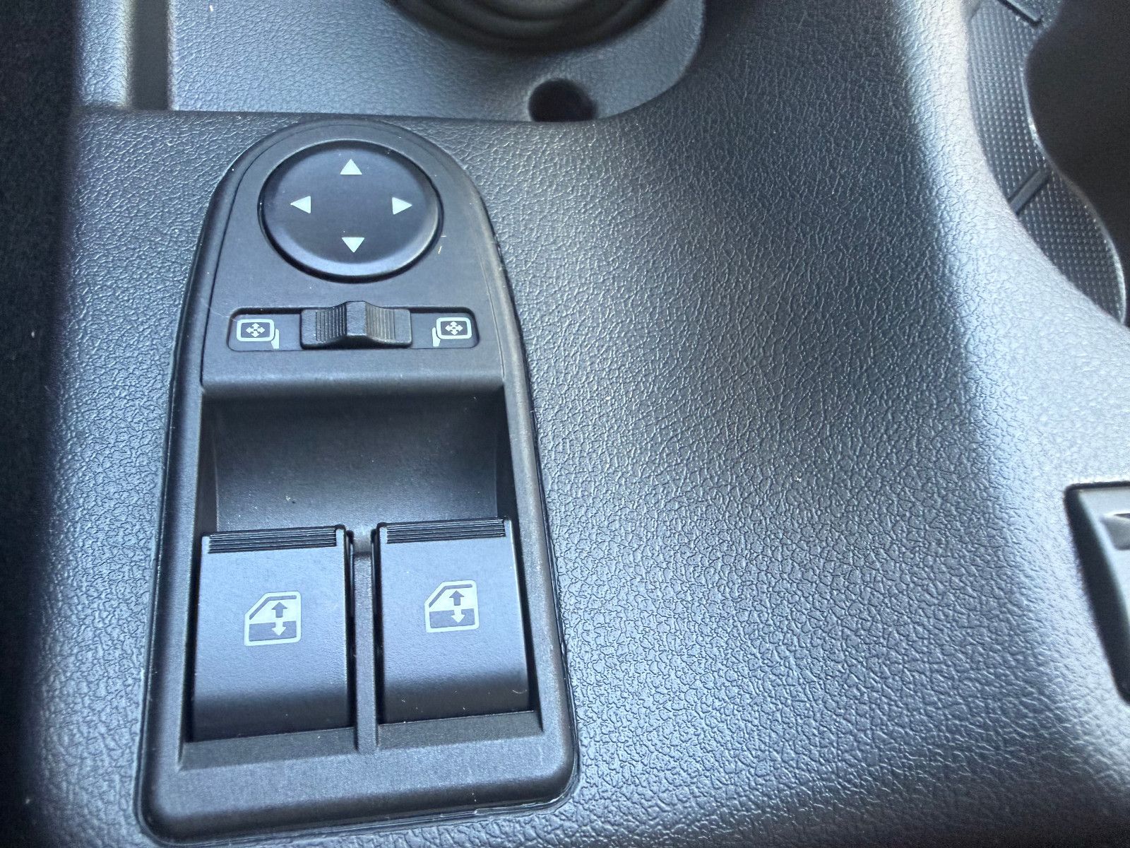 Fahrzeugabbildung Lada NIVA LEGEND "PREMIUM PLUS"! GROSTOL. REIF.; LED