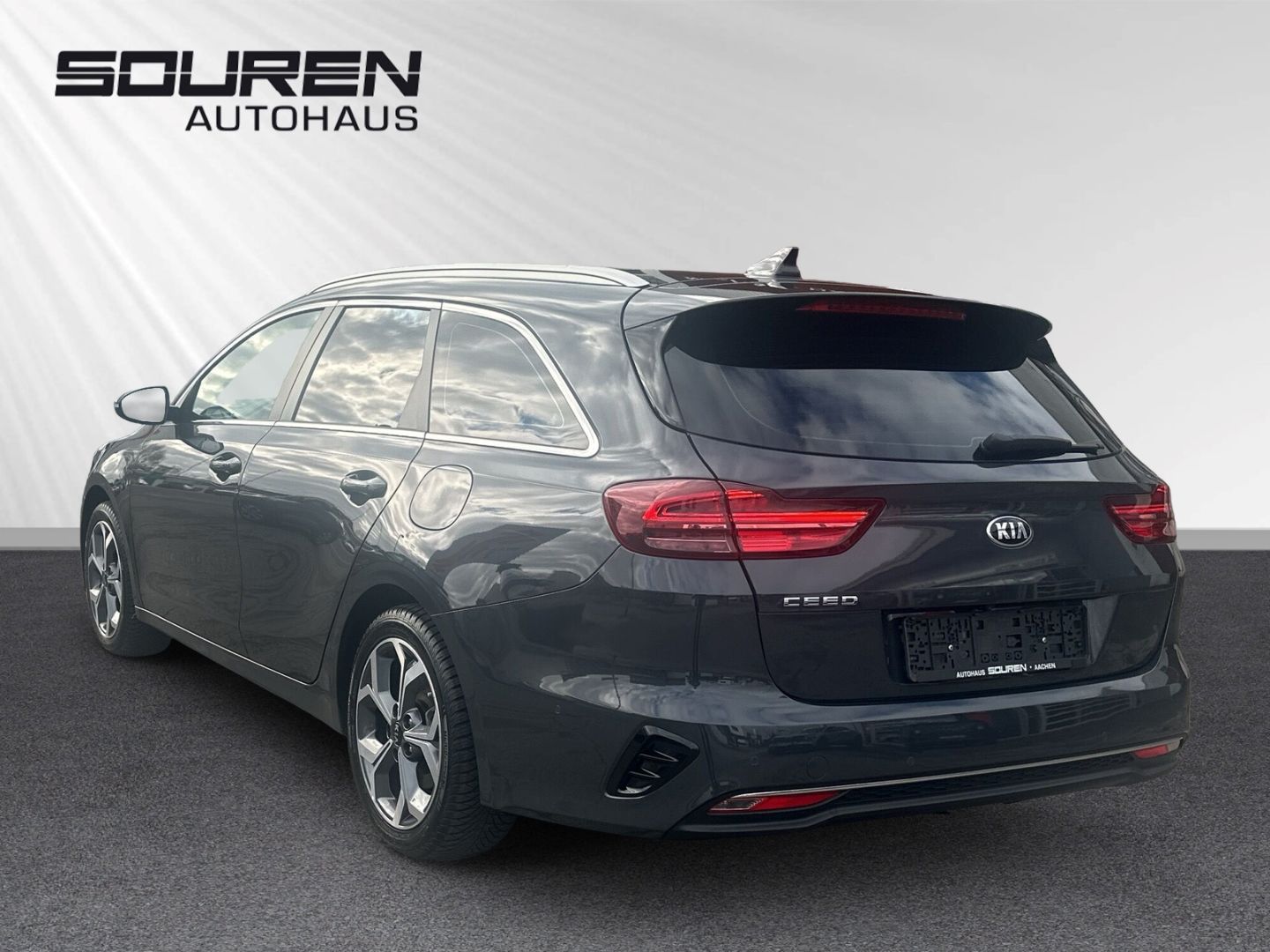 Fahrzeugabbildung Kia Ceed_sw Spirit 1.4 T-GDI TECH +Navi+Leder+Memory