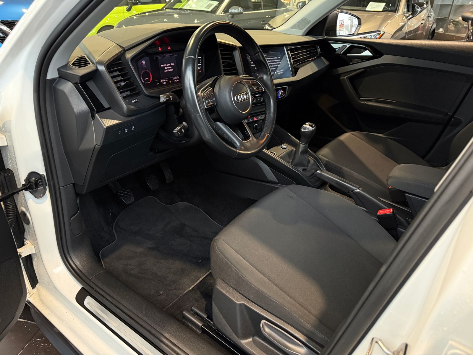 Fahrzeugabbildung Audi A1 citycarver 30 TFSI S line LED NAV SHZ PDC