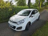Kia Rio Spirit 1.4 umfangreiche Ausstattun... - Kia Rio: Von Privat