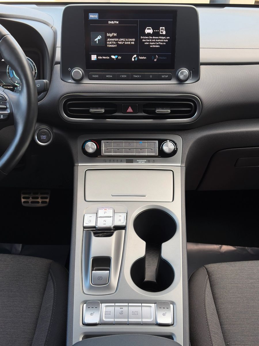 Fahrzeugabbildung Hyundai KONA E Select 2WD ACC PDC CAM LHZ SHZ CarPlay