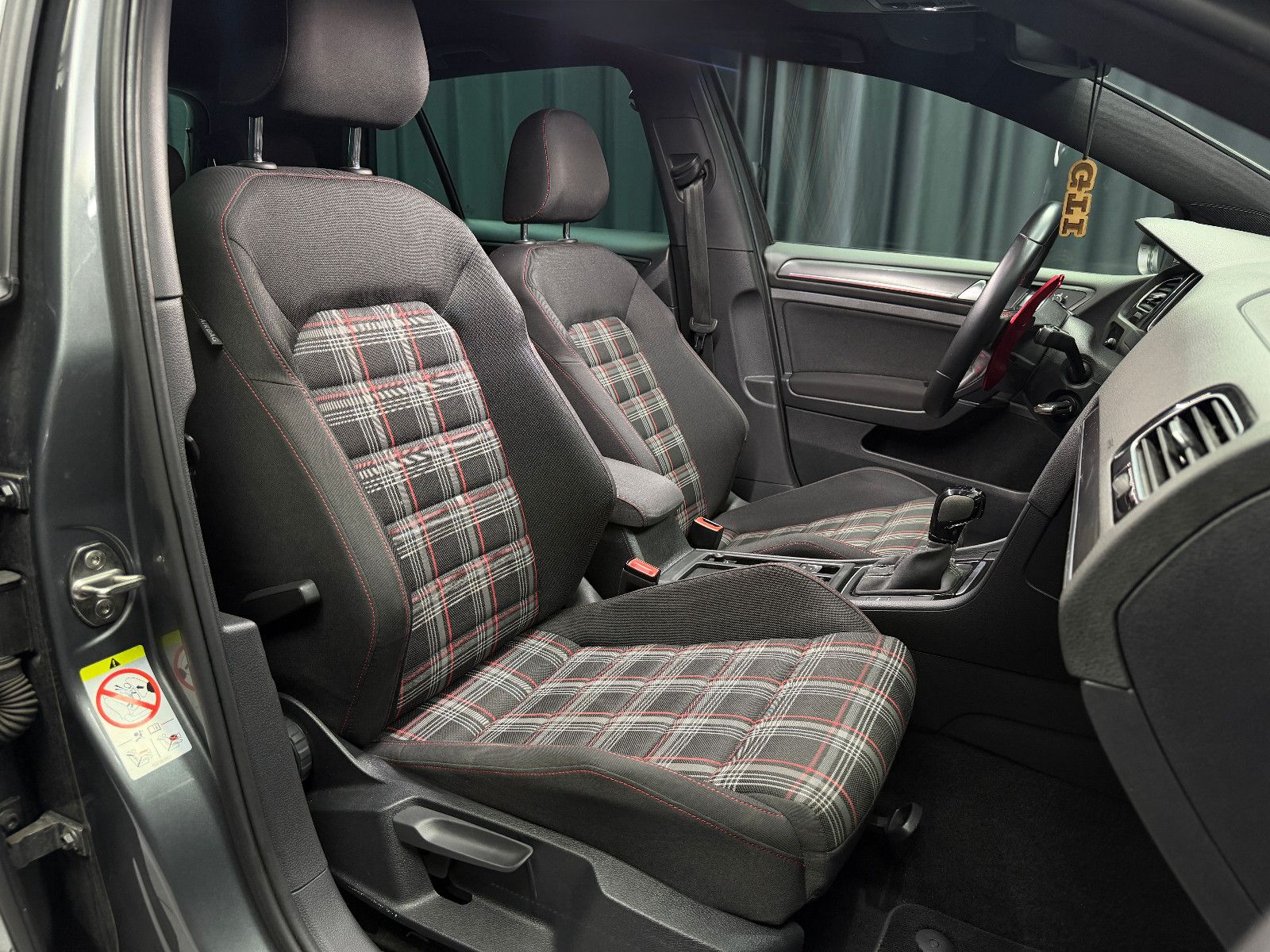 Fahrzeugabbildung Volkswagen Golf VII GTI Performance |APR|DSG|LED|MAXTON