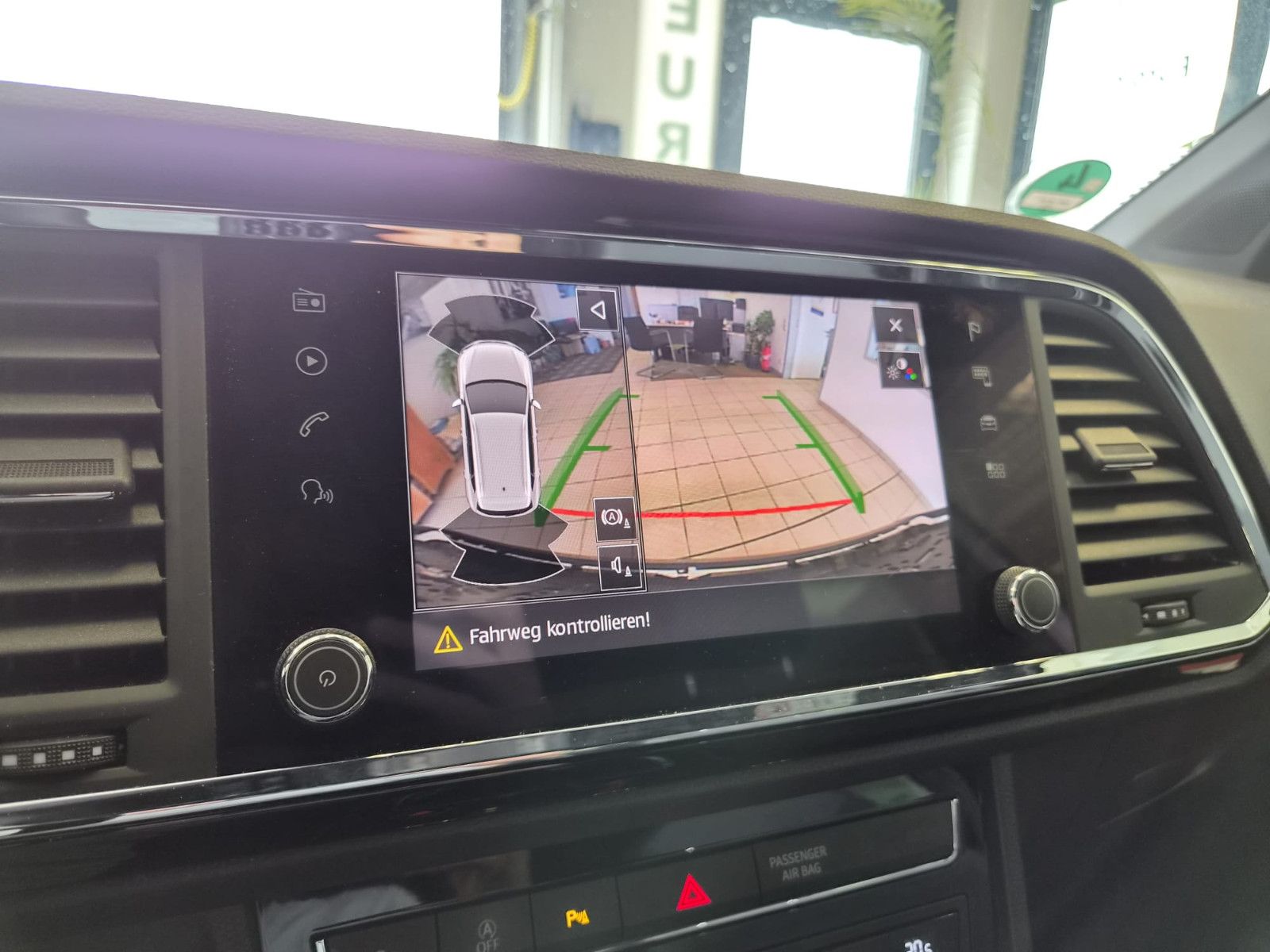 Fahrzeugabbildung SEAT Ateca Xcellence / 1. H./ Navi/Kamera / AHK