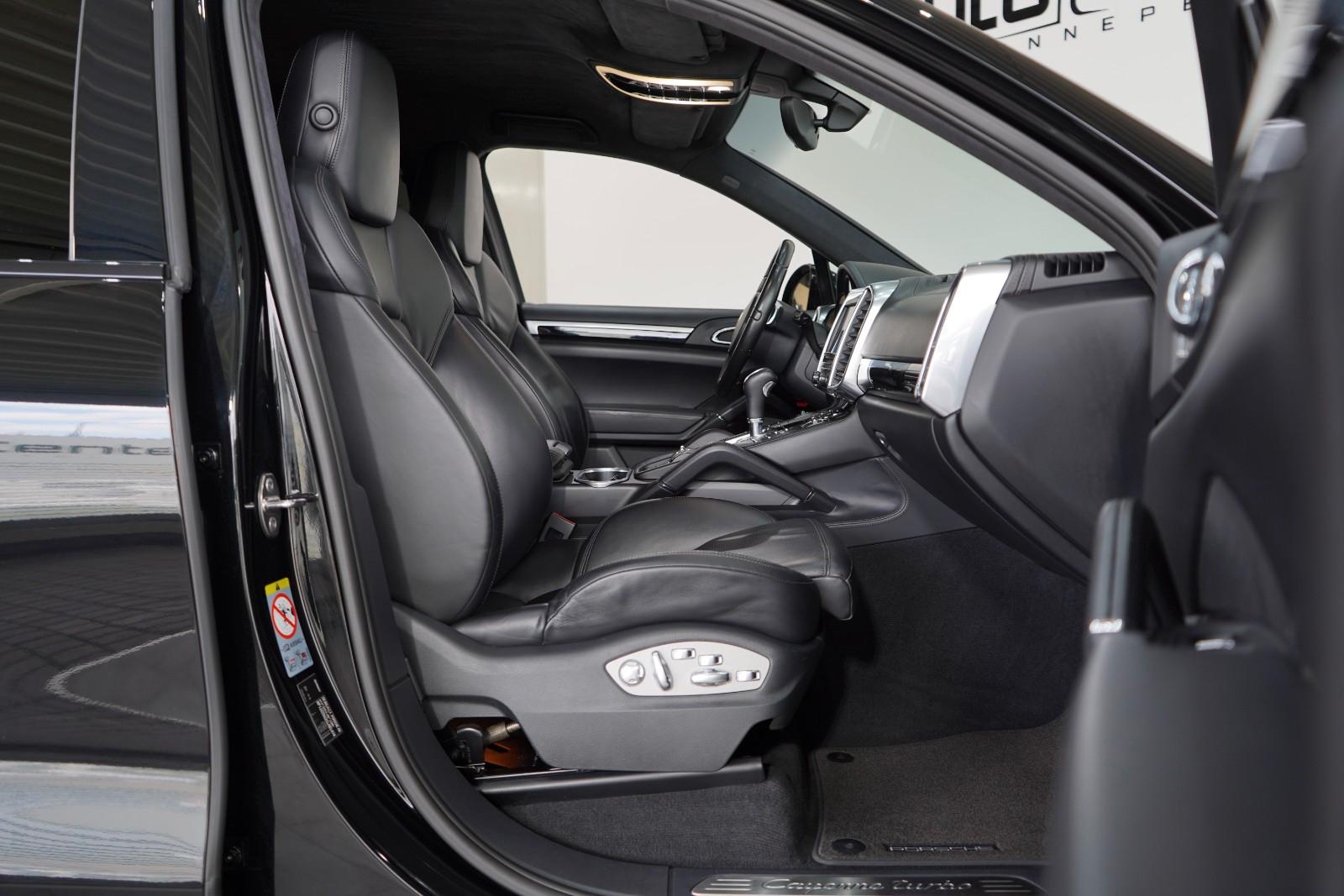 Porsche Cayenne Turbo V8*Navi*Luftfahrwerk*20 Z. Spyder*
