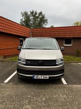 Volkswagen T6 Multivan Edition - mit Diesel-Antrieb: Beige, Alcantara, Beheizbare Frontscheibe, Van