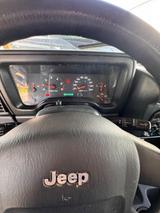 Jeep Cherokee TJ 4.0 Sport Langversion - Jeep Cherokee mit Benzin-Antrieb