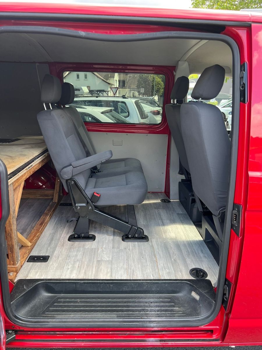 Fahrzeugabbildung Volkswagen T5 Transporter Kasten-Kombi Kombi