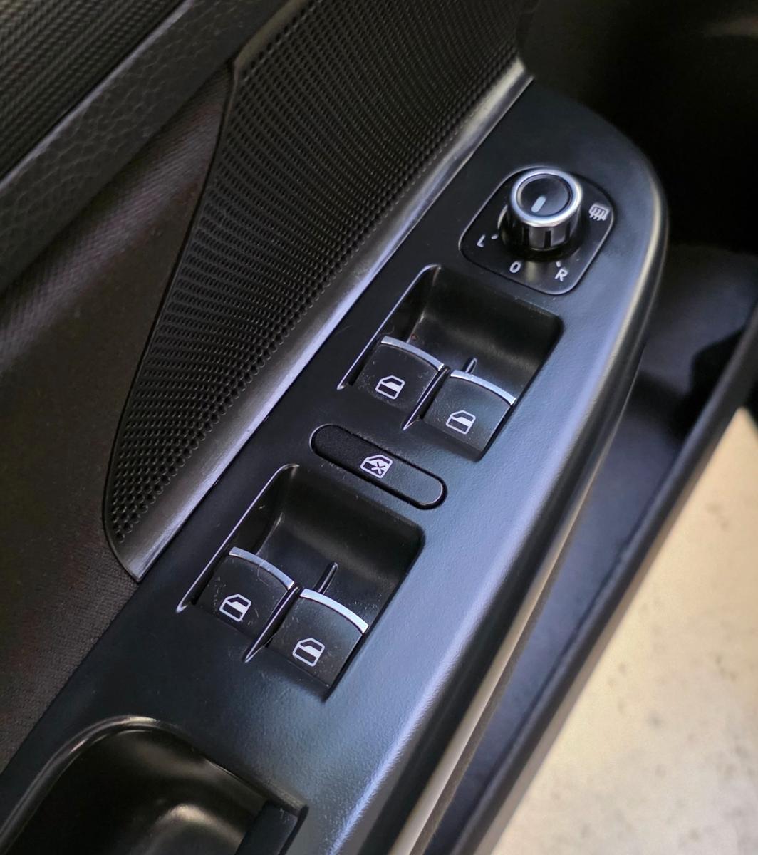 Volkswagen Golf 2011 — photo 28