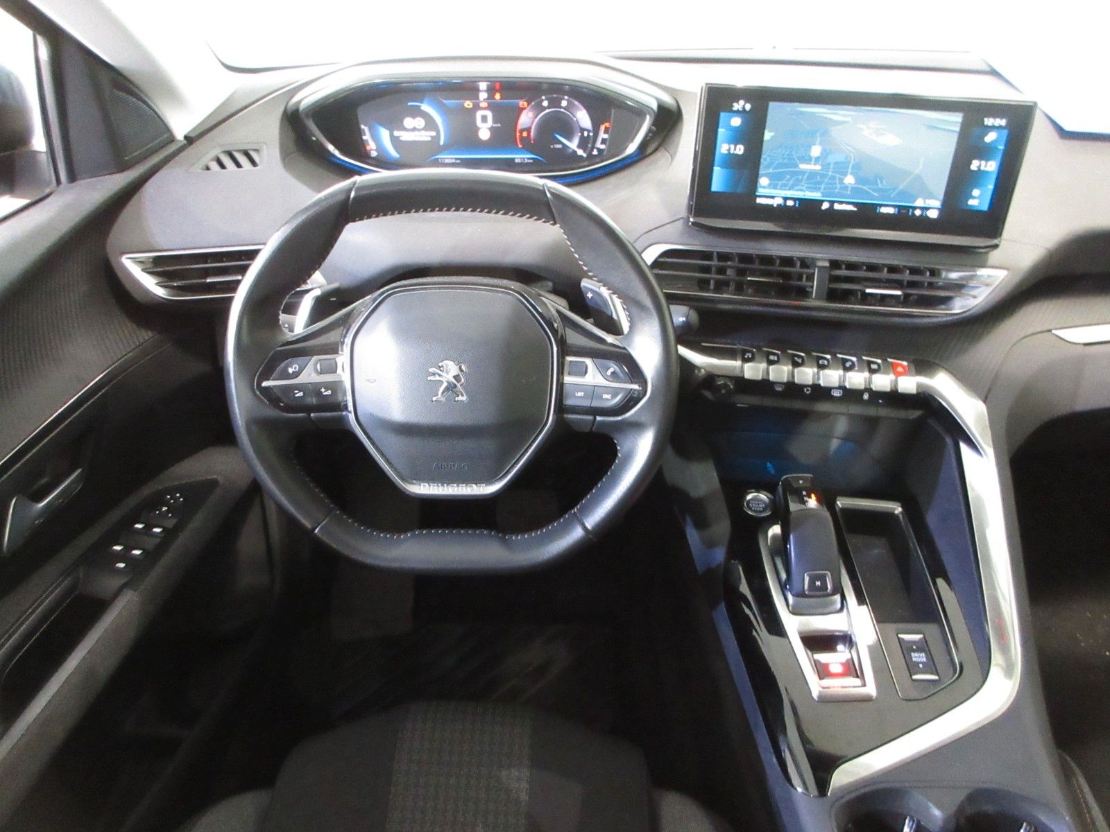 Fahrzeugabbildung Peugeot 5008 Active Pack 1.5D LED/NAVI/AHK/PDC/R´CAM