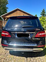 Mercedes-Benz ML 350 4MATIC - - Mercedes-Benz: Geländewagen, Ml