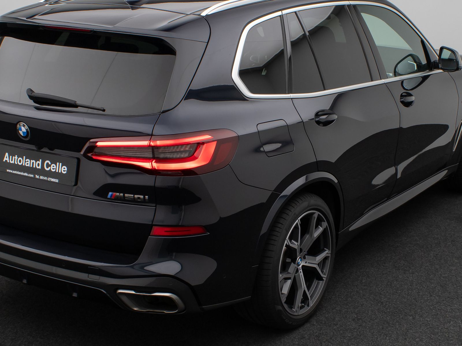 Fahrzeugabbildung BMW X5 M50i Panorama 360° Laser HUD DAB HiFi SoftCL