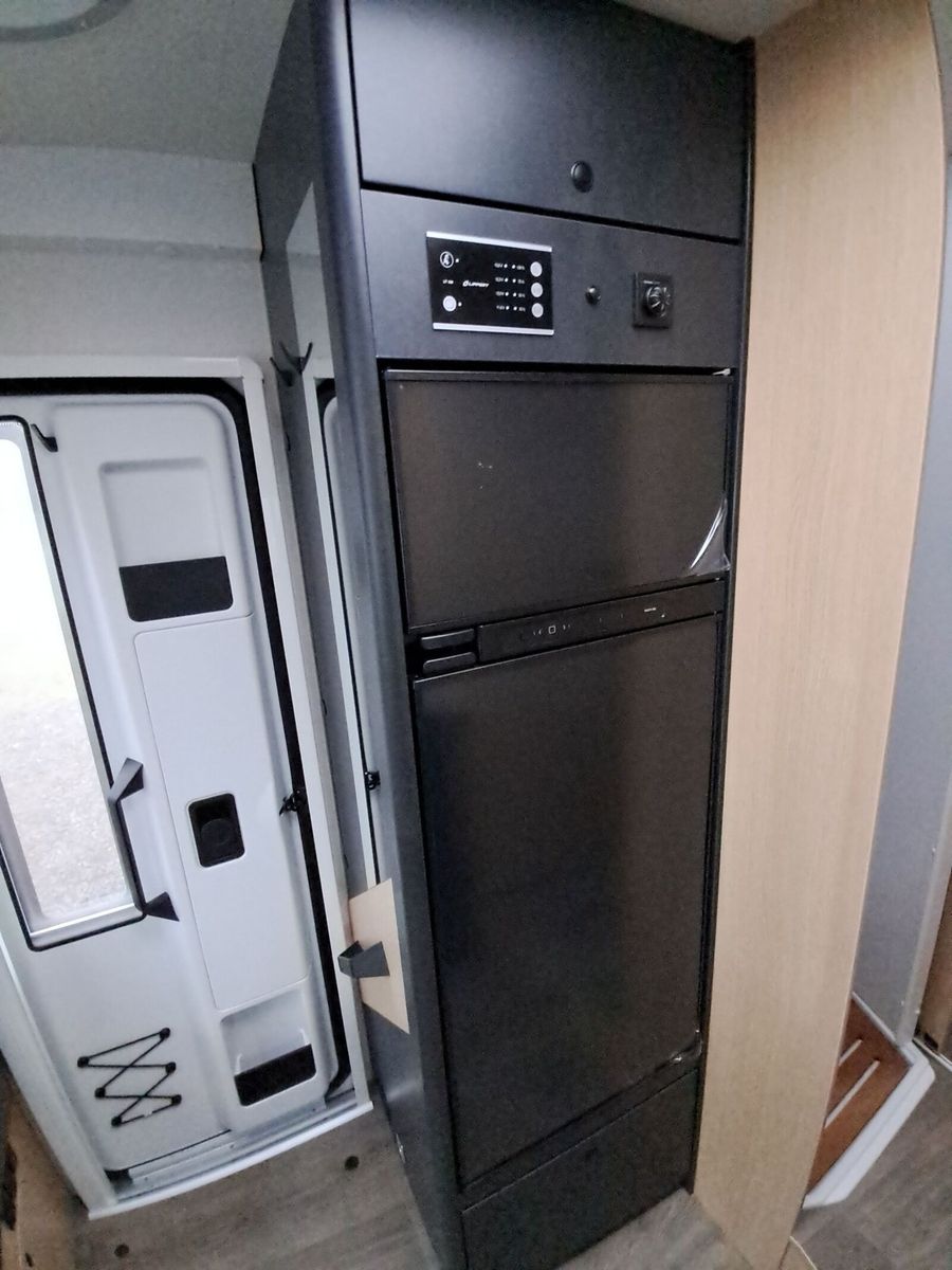 Fahrzeugabbildung Sunlight Adventure T 68C Automatik, Dörr Edition, TV