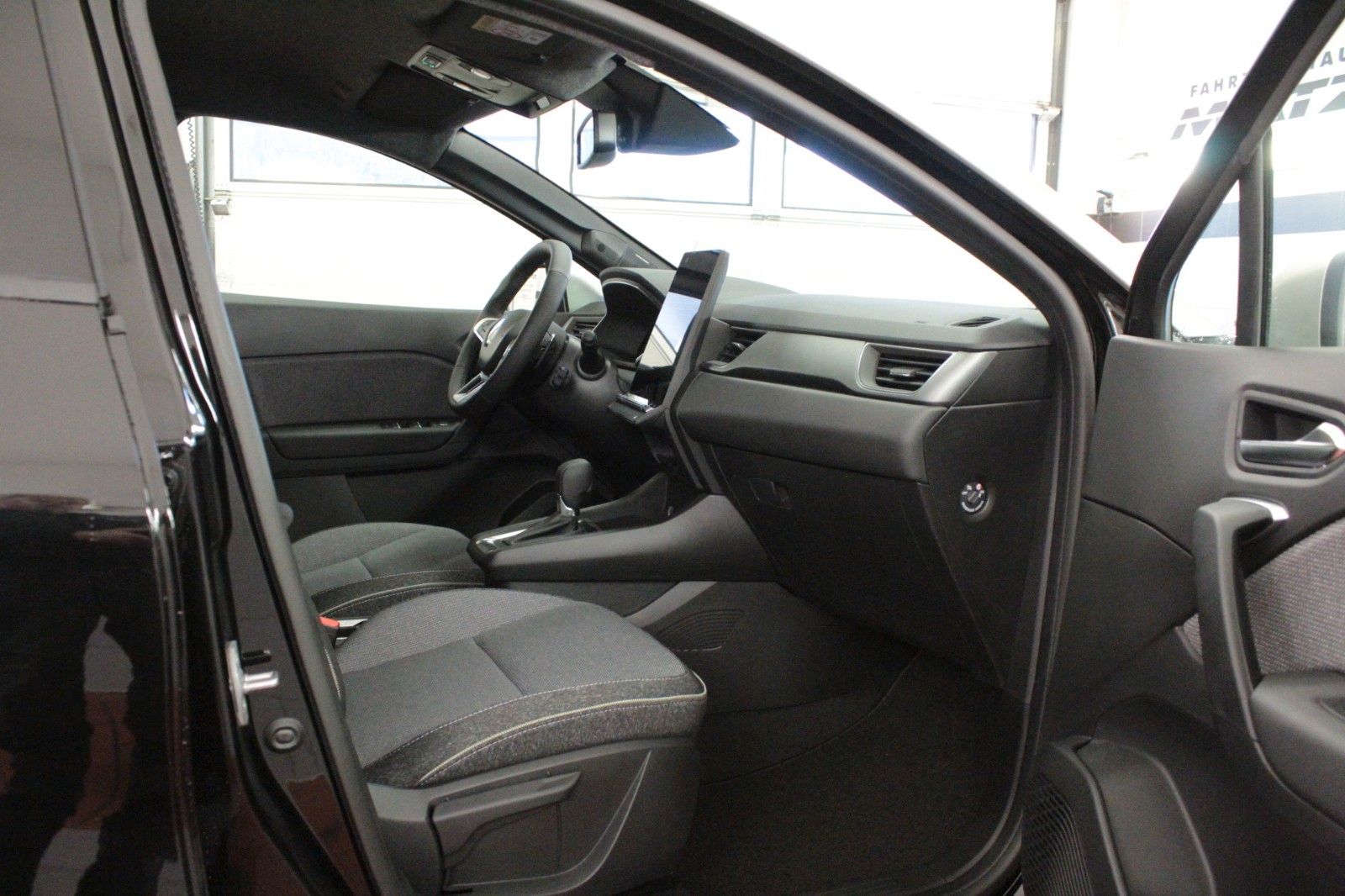 Fahrzeugabbildung Renault Captur Mild Hybrid 160 EDC Techno #15173