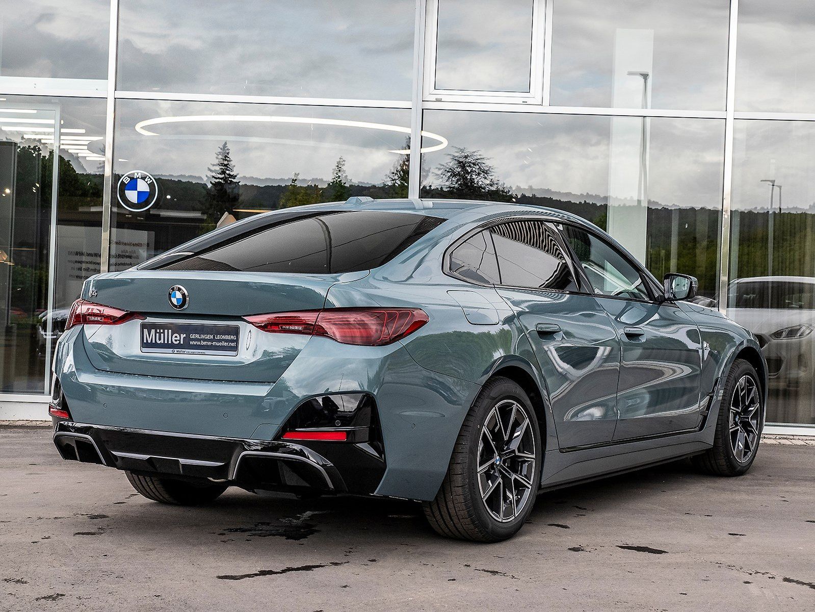 BMW i4 eDrive40 SEPTEMBER RUN 16.500 ERSPARNIS imagem 2