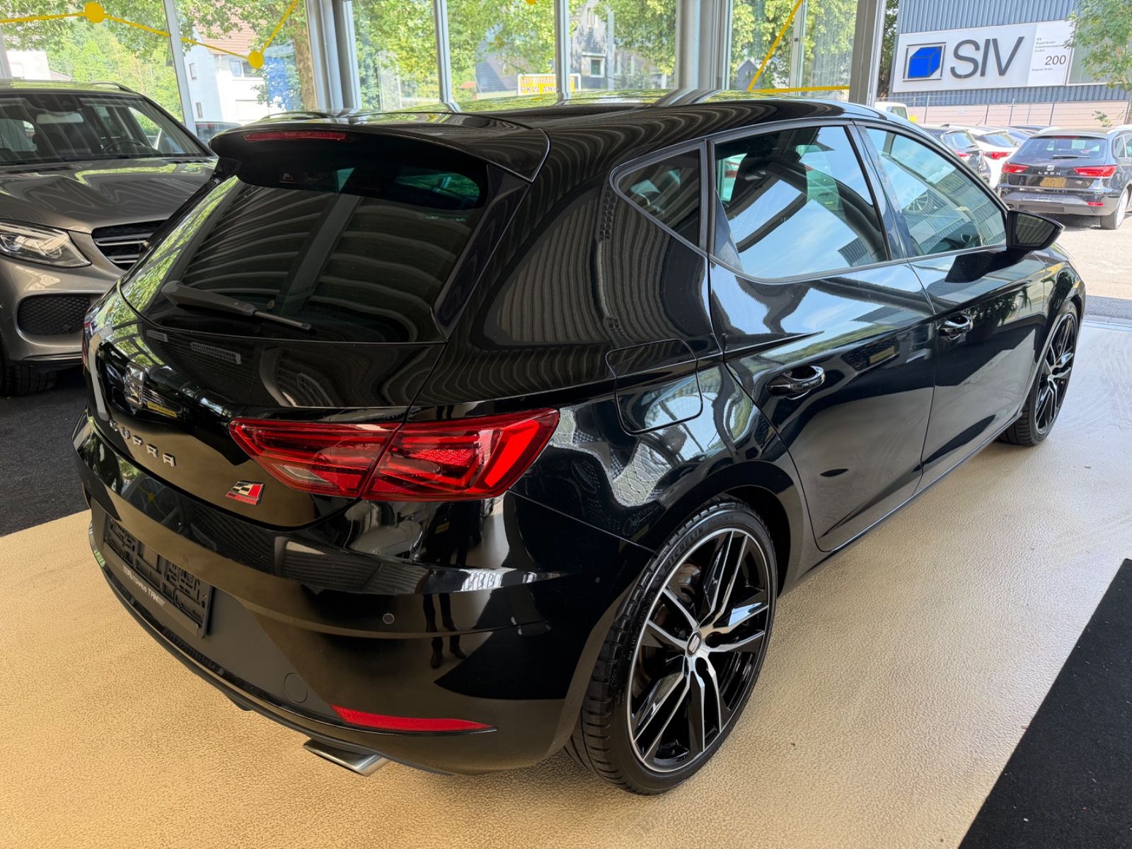 Fahrzeugabbildung SEAT Leon Cupra 300 * Schalter * 1.Hand*
