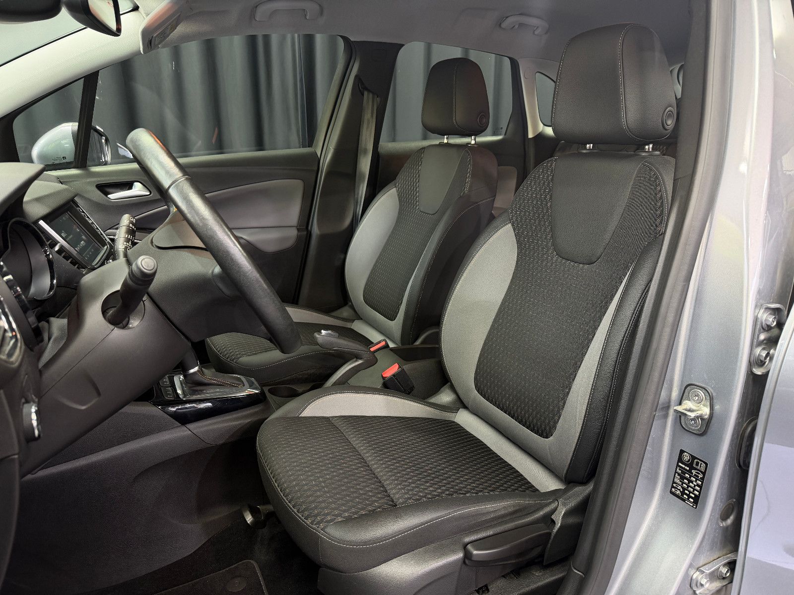 Fahrzeugabbildung Opel Crossland (X)1.2 DI Turbo Innovation|AUTOMATIK