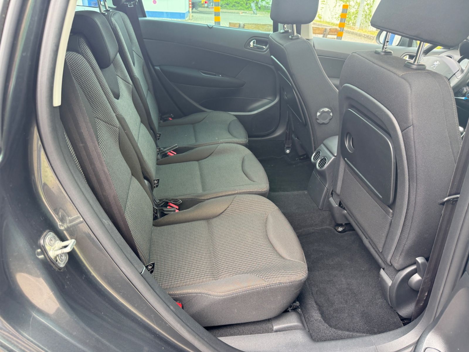 Fahrzeugabbildung Peugeot 308 SW Panorama+Klima+Bluetooth