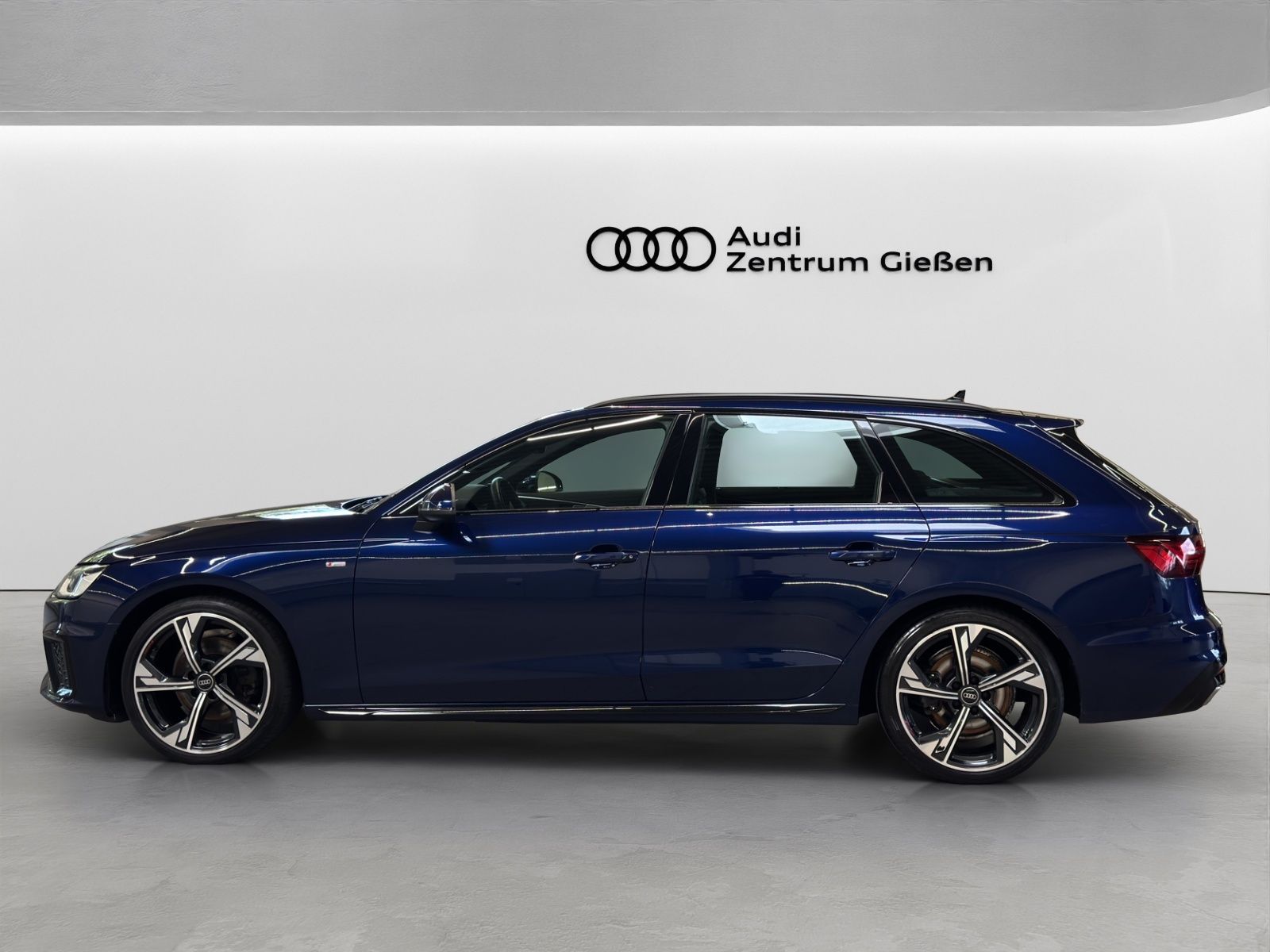 Audi A4 Avant 35 TDI S-tronic S line competition LED  imagem 2