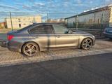 BMW 330d M Sport LEDER NAVI HUD BI-XENON - BMW 330 aus 2013 mit Diesel-Antrieb: Limousine