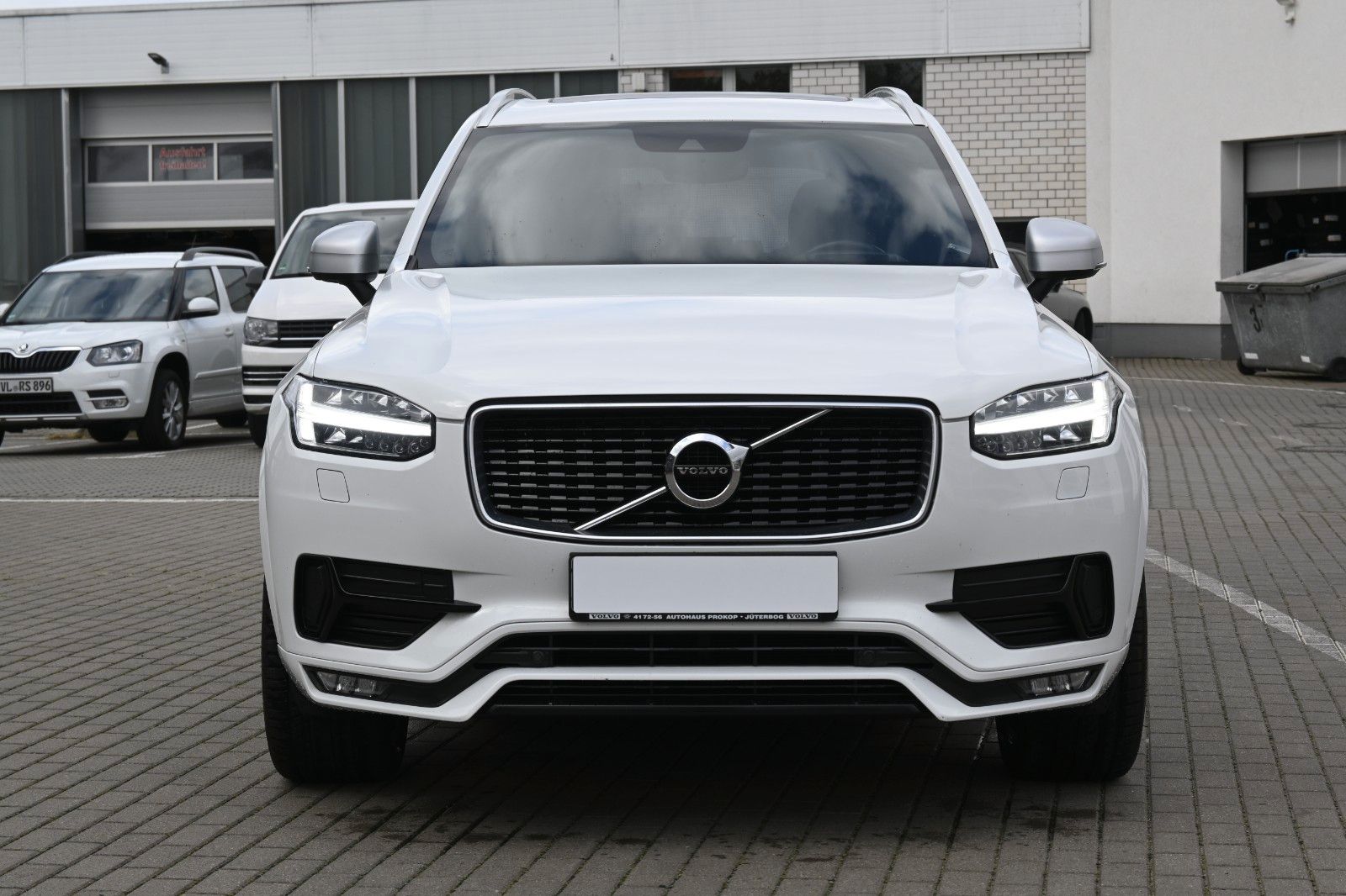 Fahrzeugabbildung Volvo XC90 D5 R-Design*VOLL*PANO*LUFT*255PS*MIETKAUF