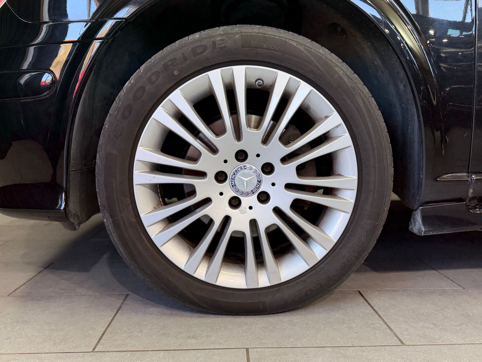 Fahrzeugabbildung Mercedes-Benz Viano 3.0 CDI LANG |AHK|PANO|LUFT